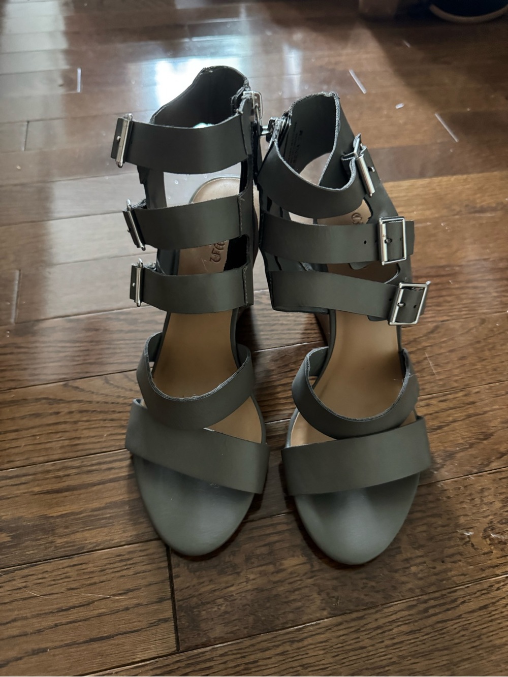 Crown Vintage Gray Multi-Strap Buckle Heels